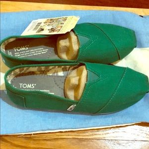 Brand New Toms Green canvas shoes
